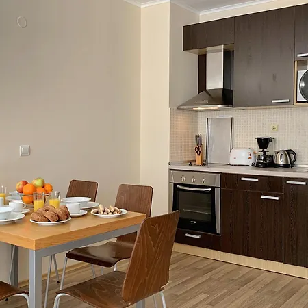 Beachfront Sea View & 5 Swimming Pools Apartamento *