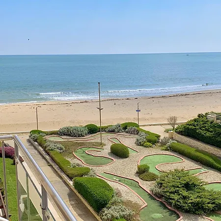 Beachfront Sea View & 5 Swimming Pools *