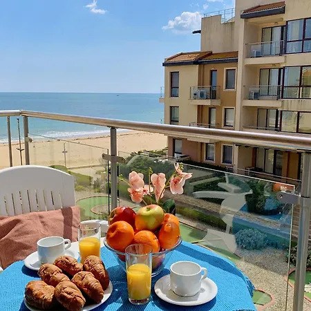 Apartment Beachfront Sea View & 5 Swimming Pools