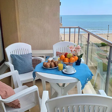 Beachfront Sea View & 5 Swimming Pools * Obzor