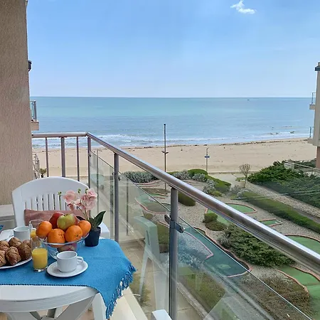 Beachfront Sea View & 5 Swimming Pools Apartamento