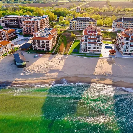 Beachfront Sea View & 5 Swimming Pools Apartamento