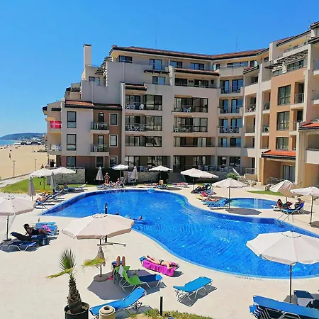 Apartment Beachfront Sea View & 5 Swimming Pools