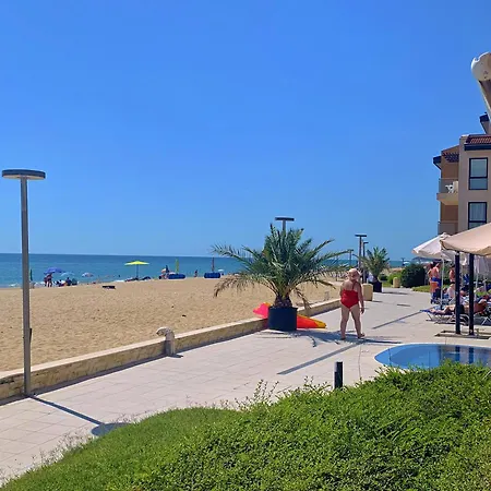 Beachfront Sea View & 5 Swimming Pools Apartamento