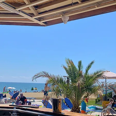 Apartment Beachfront Sea View & 5 Swimming Pools *