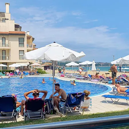 Beachfront Sea View & 5 Swimming Pools * Obsor