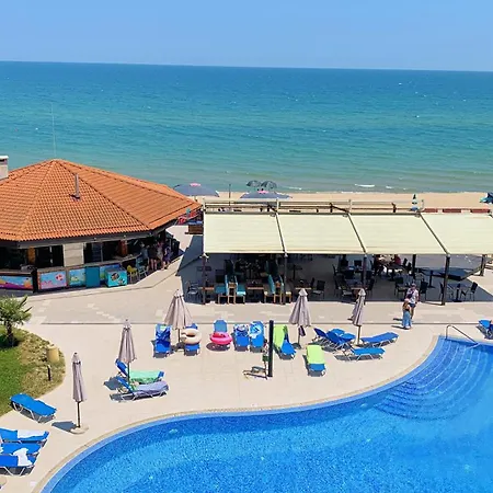 Beachfront Sea View & 5 Swimming Pools *