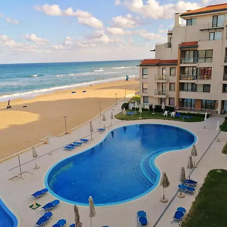Beachfront Sea View & 5 Swimming Pools Apartamento